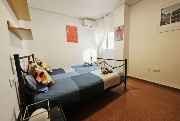 D'occasion - Appartement -
Torrevieja - Estacion de autobuses