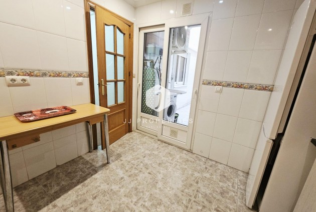 D'occasion - Appartement -
Torrevieja - Estacion de autobuses