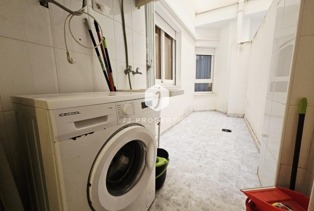 D'occasion - Appartement -
Torrevieja - Estacion de autobuses