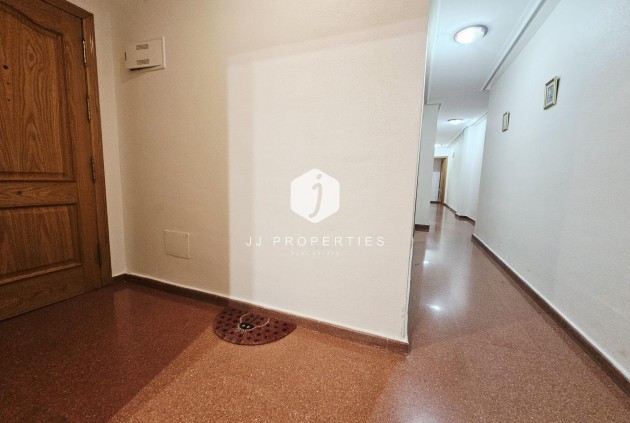 D'occasion - Appartement -
Torrevieja - Estacion de autobuses