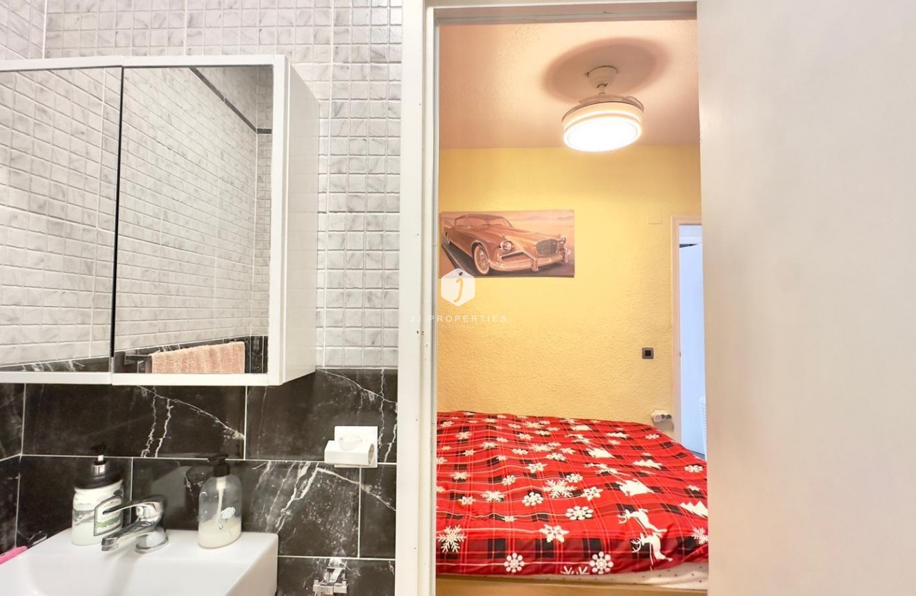 Resale - Chalet -
Torrevieja - La Siesta - El Salado - Torreta