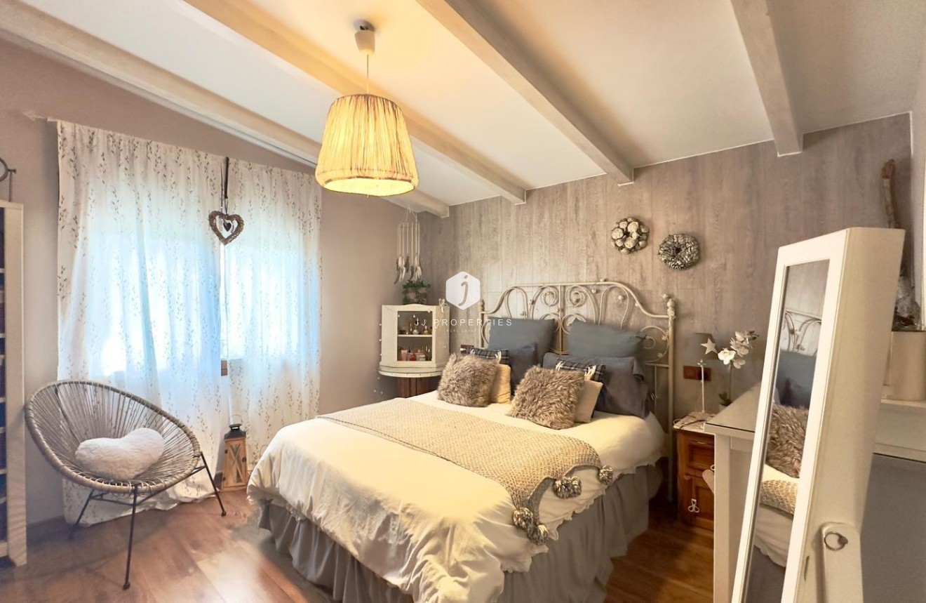 Resale - Villa -
Torrevieja - Torreblanca