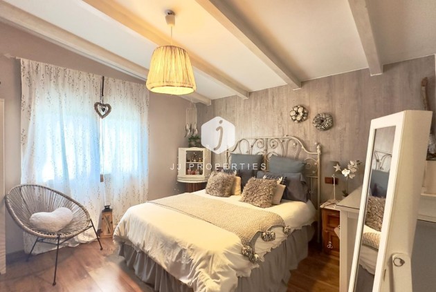 Resale - Villa -
Torrevieja - Torreblanca