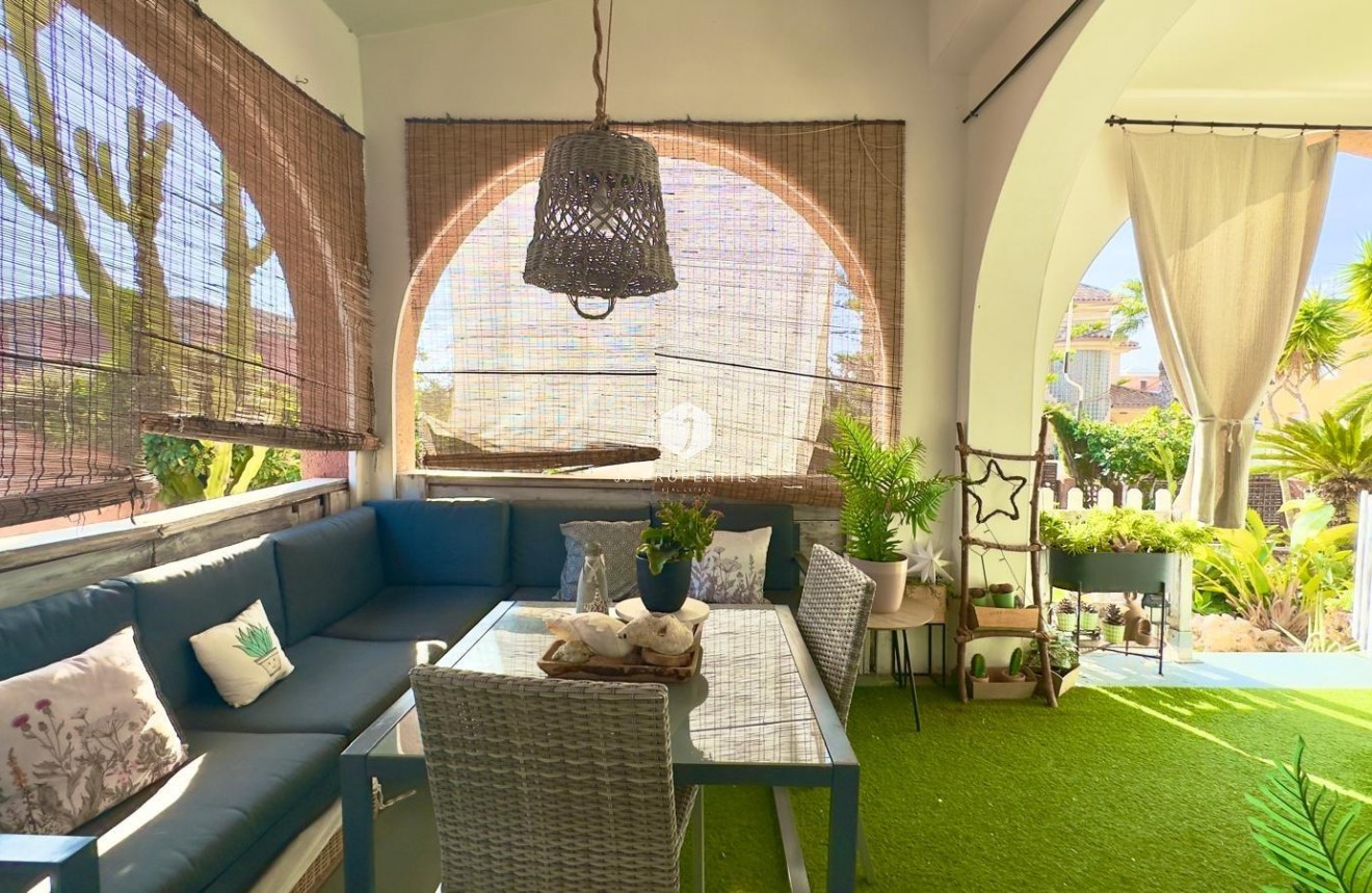 Resale - Villa -
Torrevieja - Torreblanca