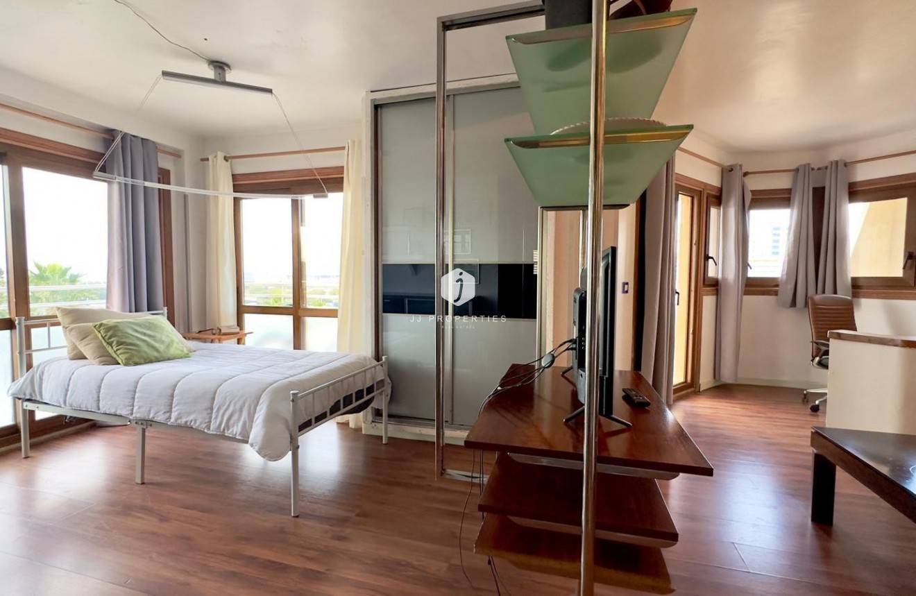 Resale - Apartment / flat -
Torrevieja - La veleta