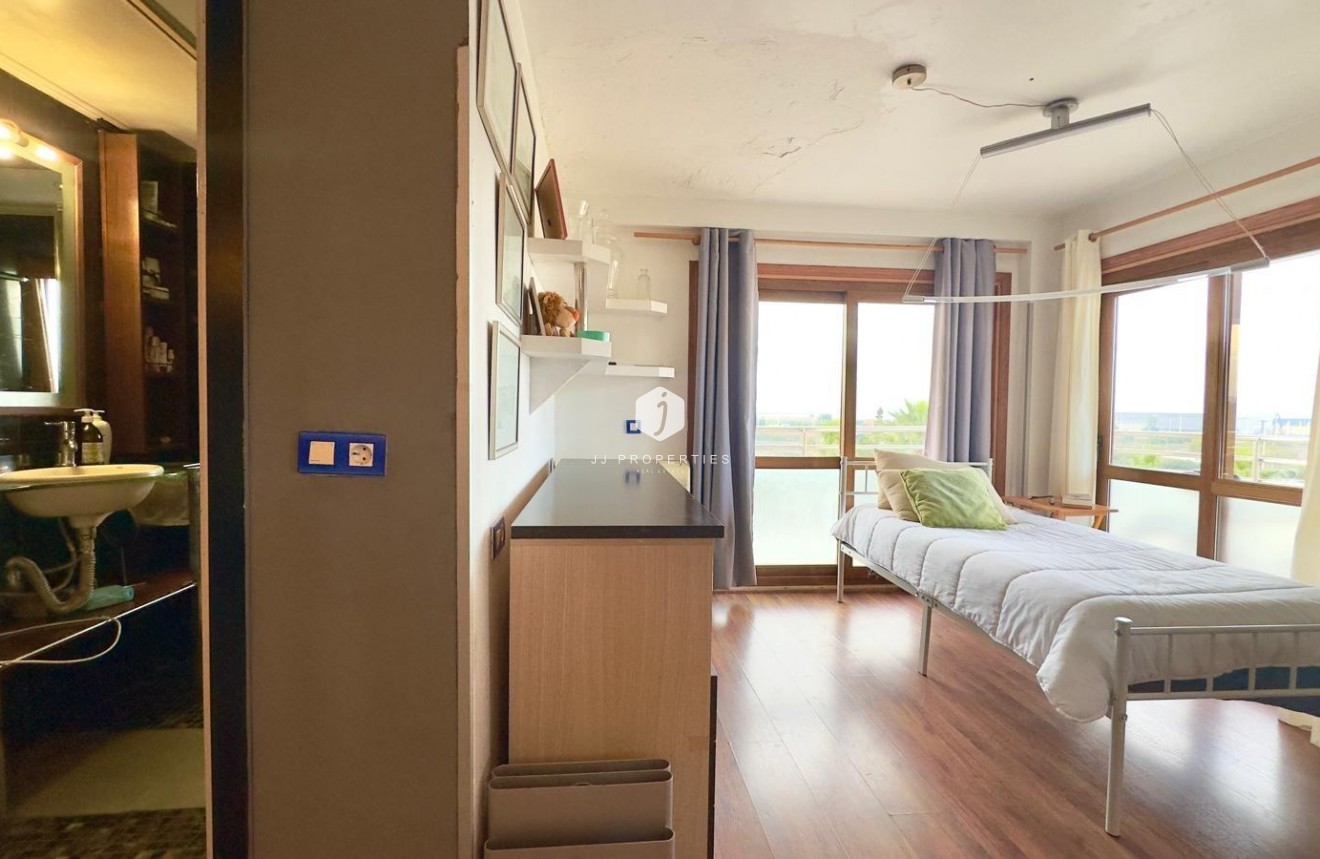 Resale - Apartment / flat -
Torrevieja - La veleta