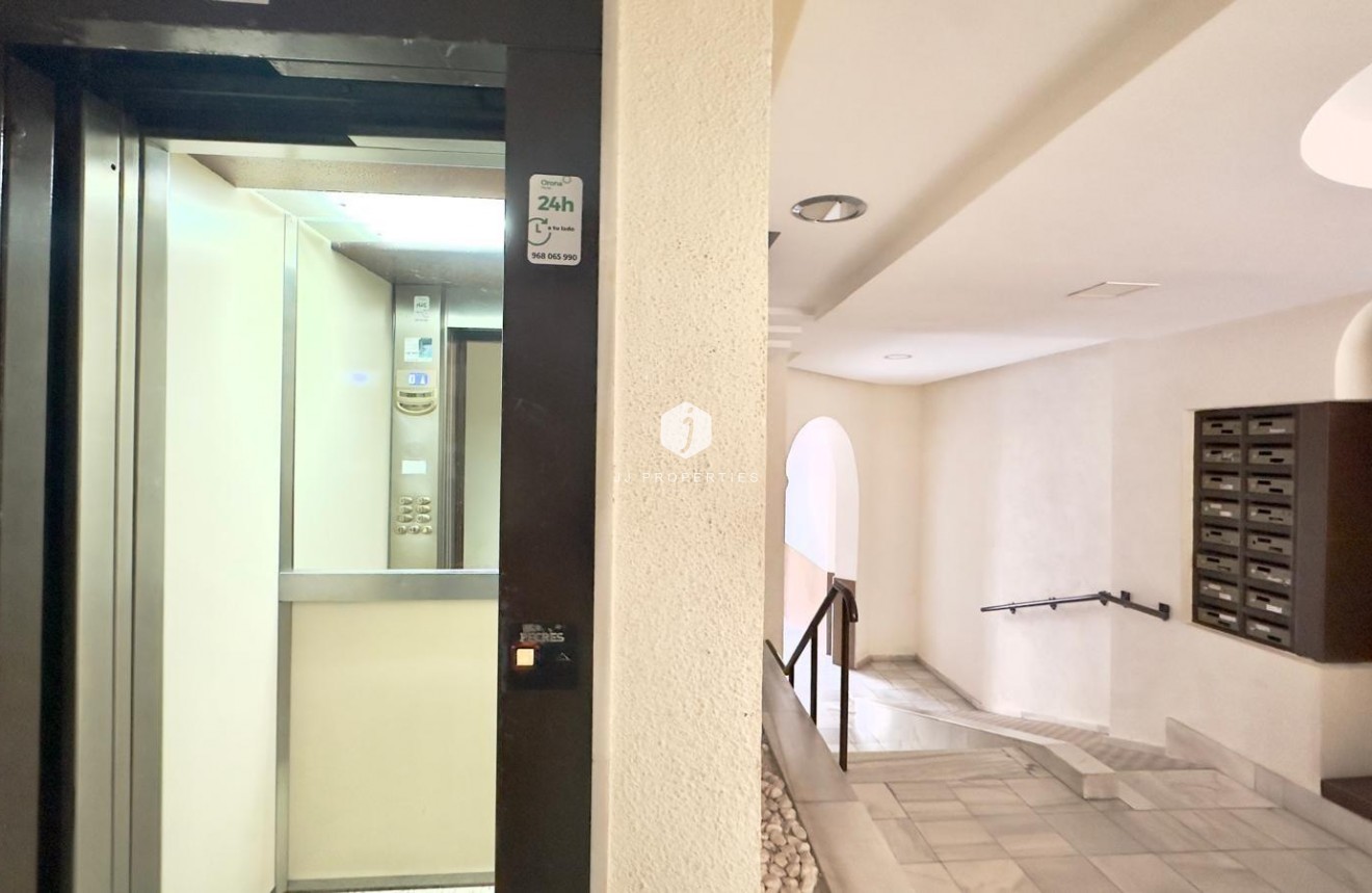 Resale - Apartment / flat -
Torrevieja - La veleta