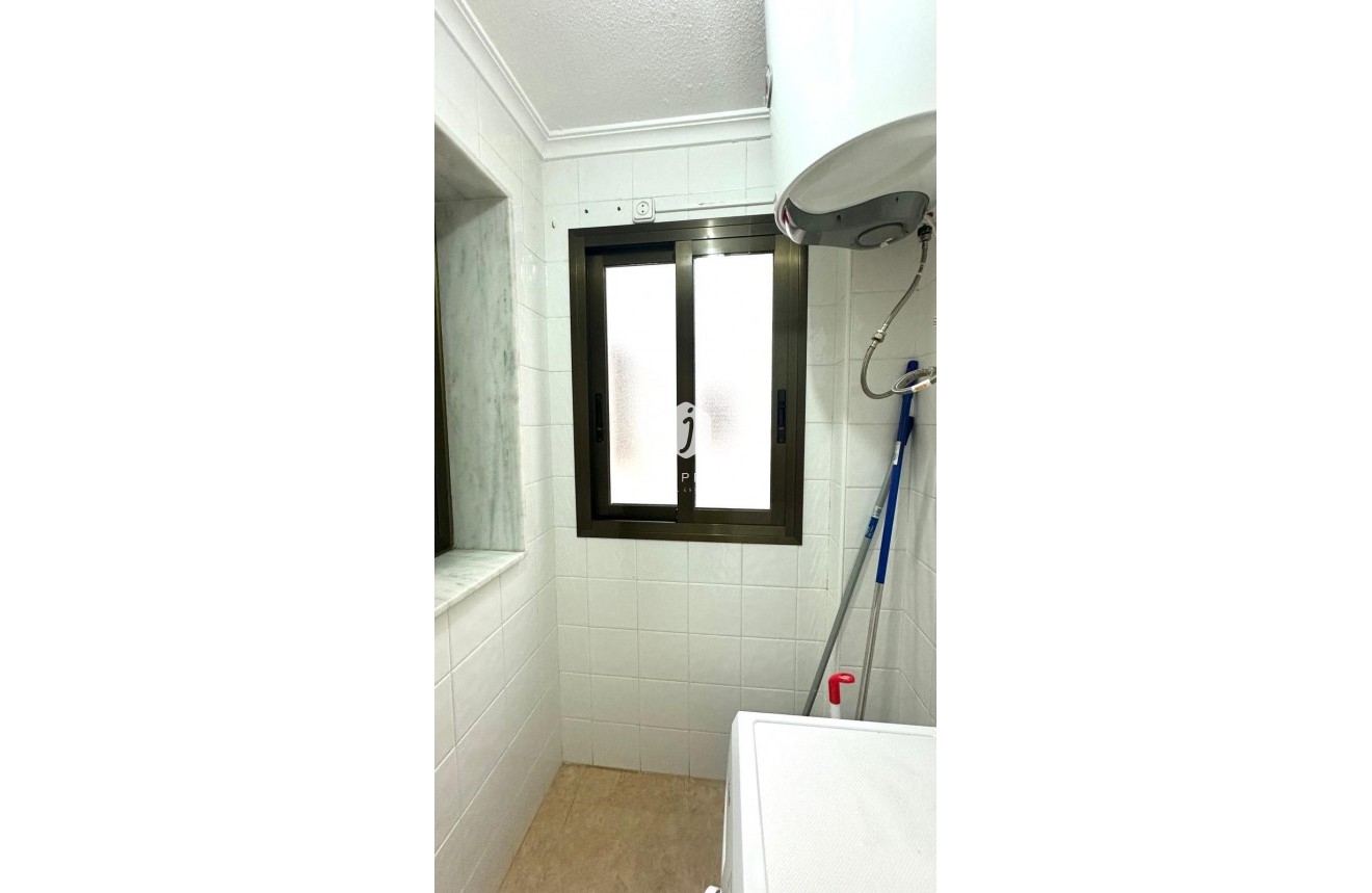 Resale - Apartment / flat -
Torrevieja