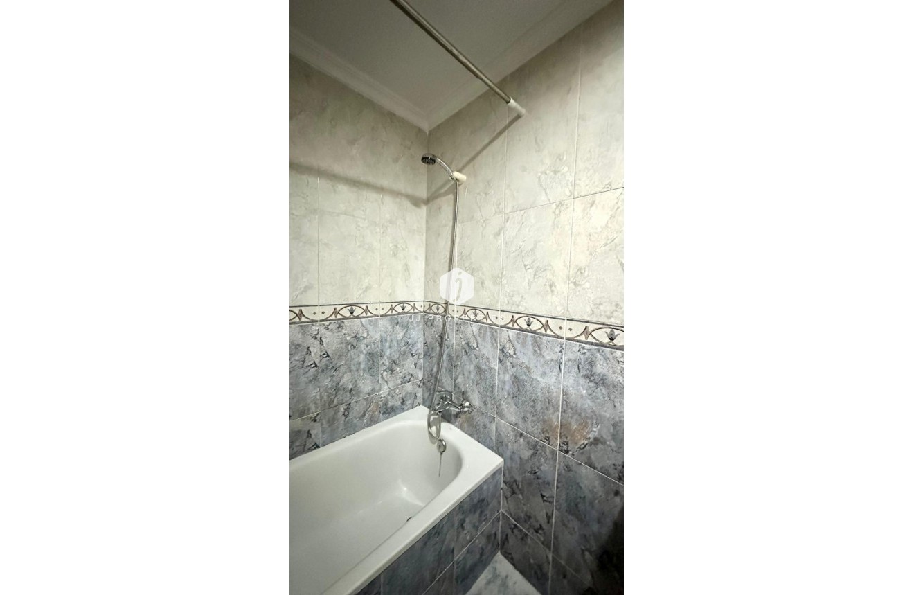 Resale - Apartment / flat -
Torrevieja