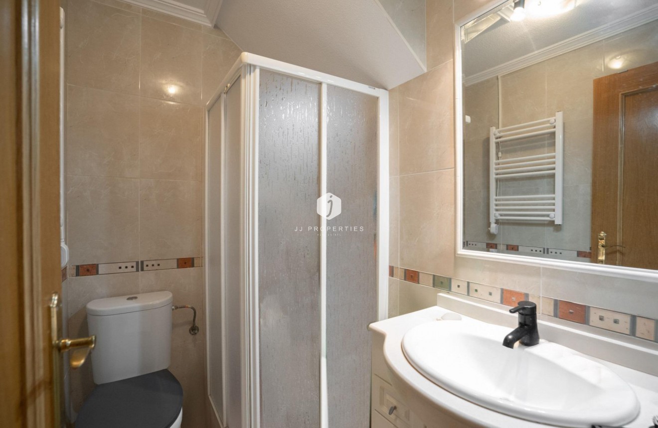 Resale - Chalet -
Orihuela Costa - Los Dolses