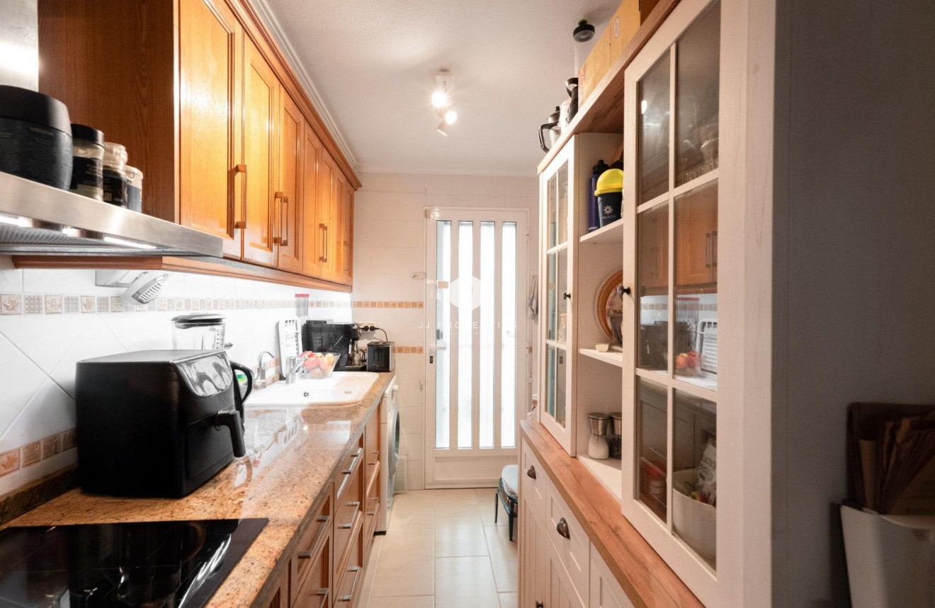 Resale - Chalet -
Orihuela Costa - Los Dolses