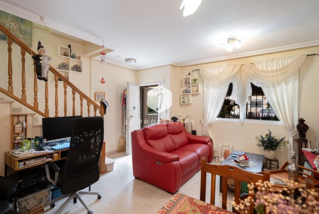 Resale - Chalet -
Orihuela Costa - Los Dolses