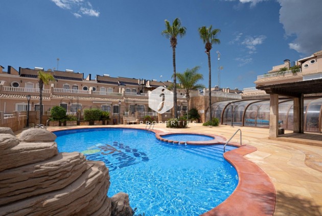Resale - Chalet -
Orihuela Costa - Los Dolses
