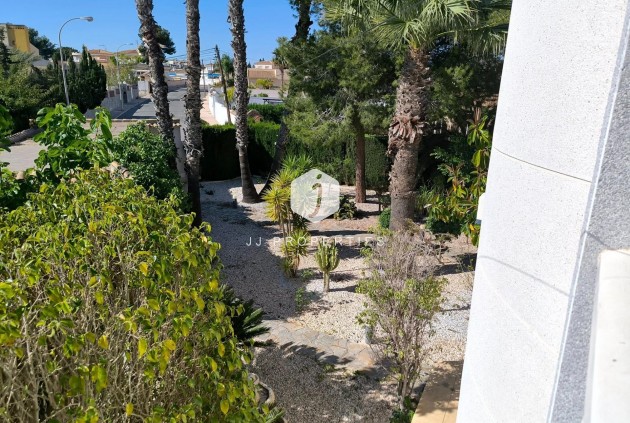 Resale - Villa -
Torrevieja - La siesta