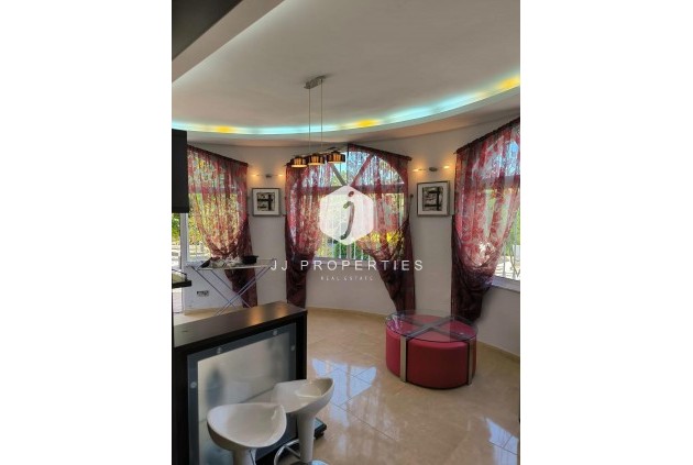 Resale - Villa -
Torrevieja - La siesta