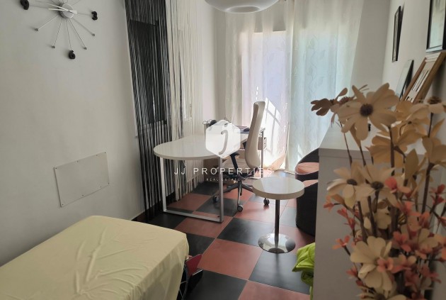 Resale - Villa -
Torrevieja - La siesta