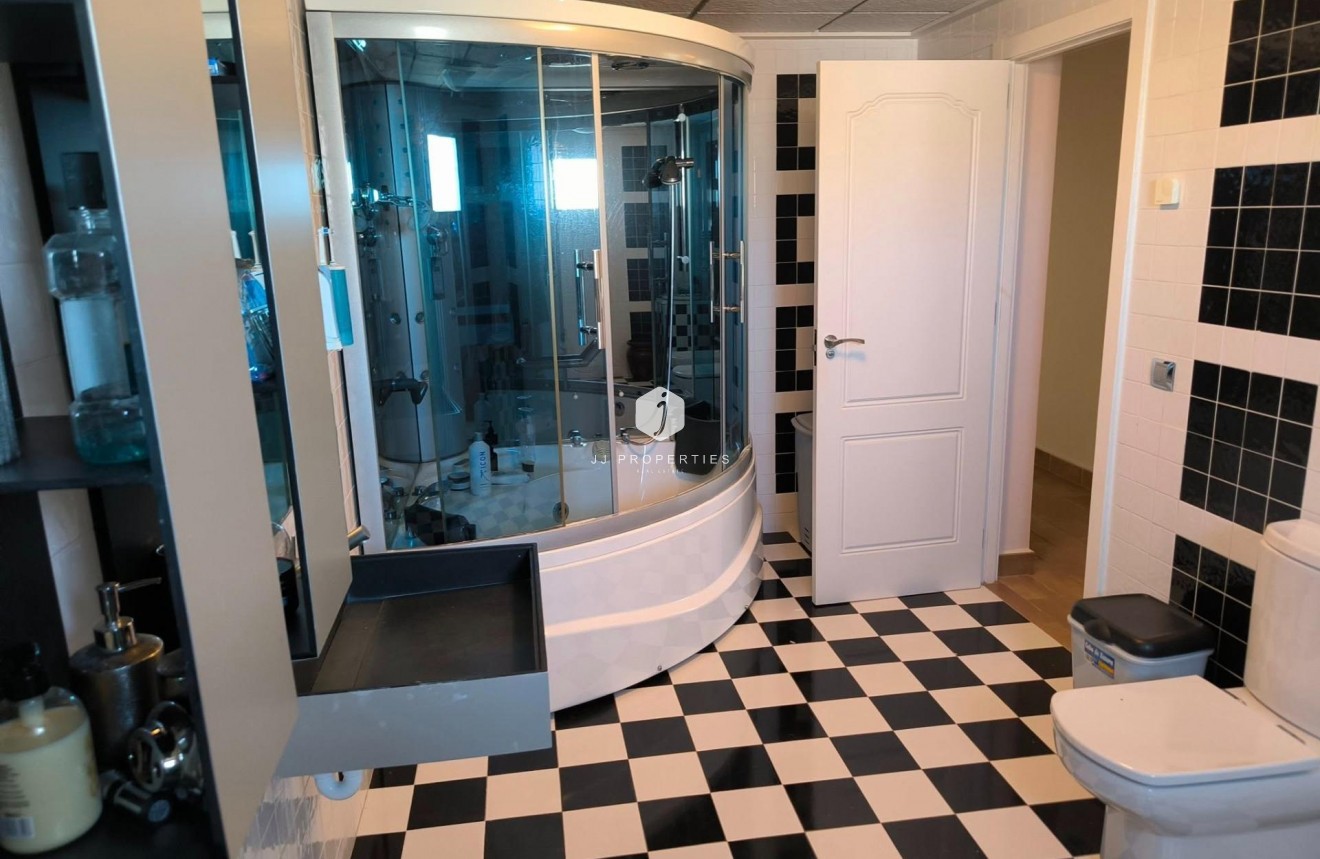 Resale - Villa -
Torrevieja - La siesta