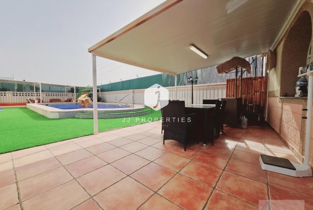 Resale - Villa -
Torrevieja - La Siesta - El Salado - Torreta