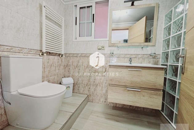 Resale - Villa -
Torrevieja - La Siesta - El Salado - Torreta