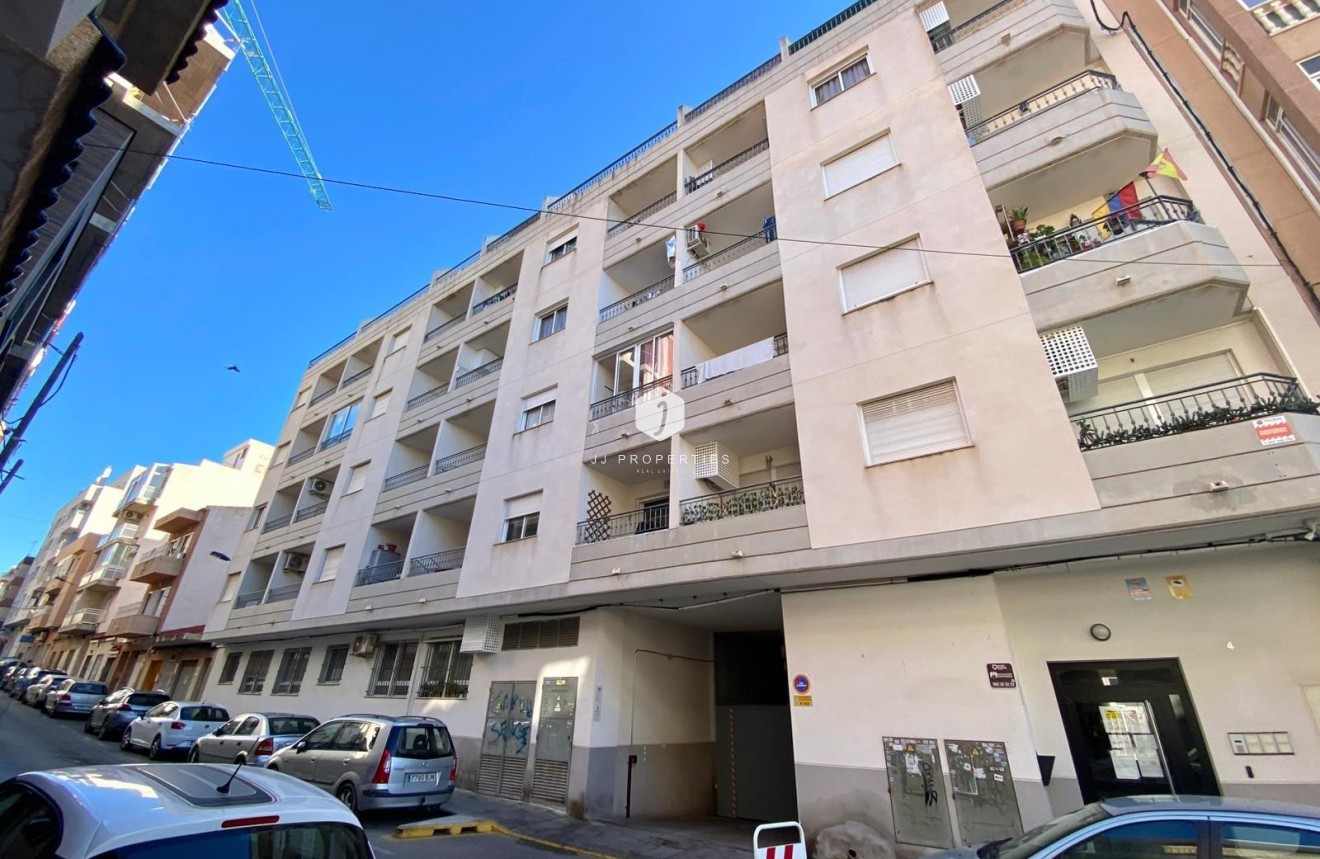 Resale - Apartment / flat -
Torrevieja