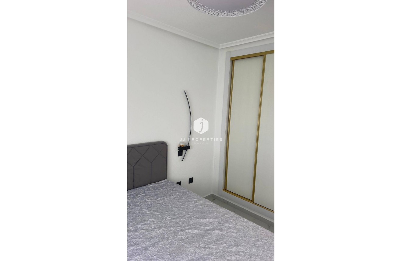 Resale - Penthouse -
Orihuela Costa - La Zenia