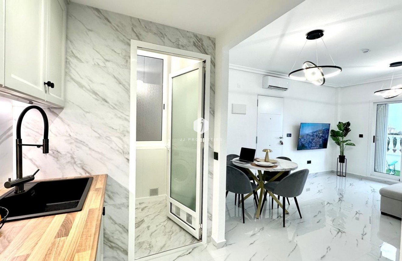 Resale - Bungalow -
Orihuela Costa - Playa Flamenca Norte