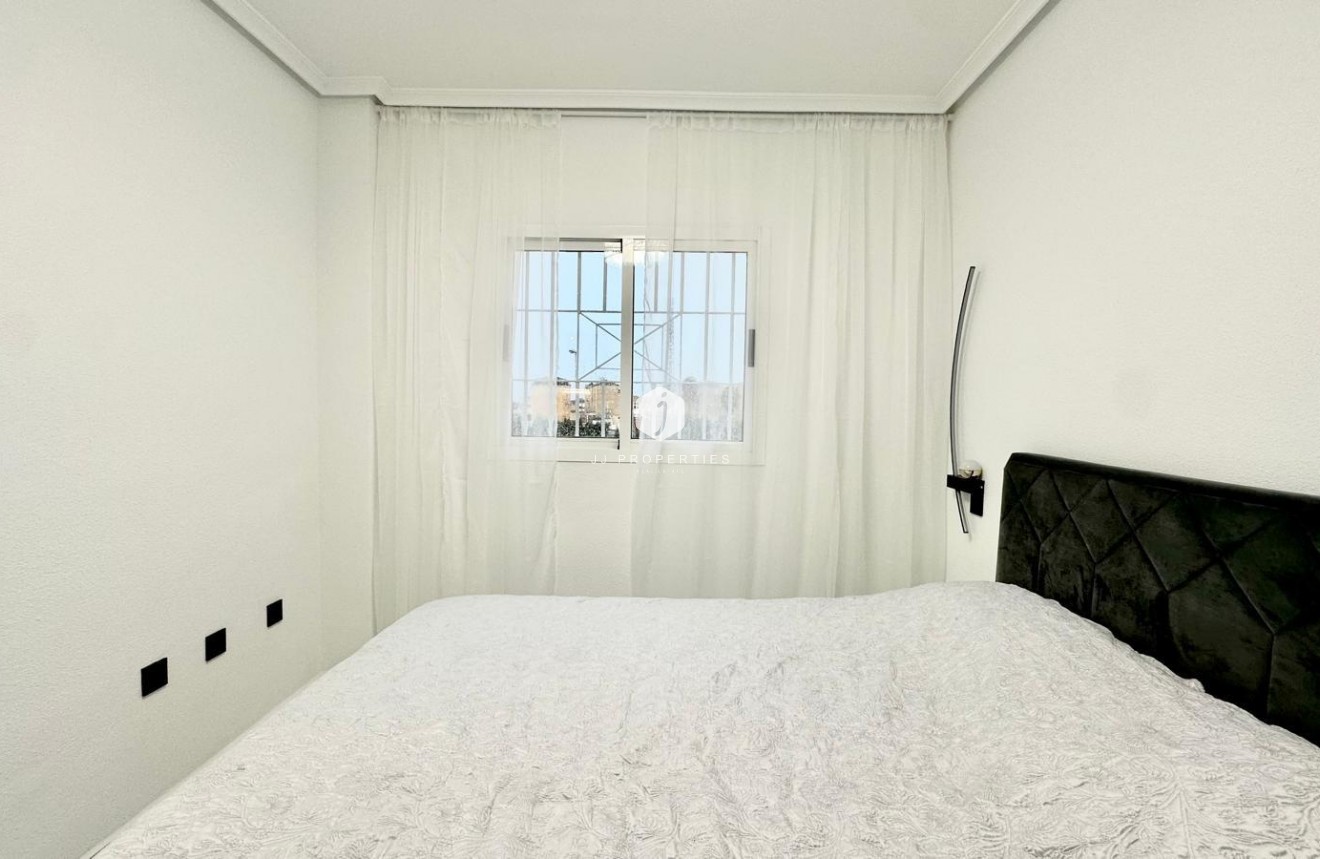 Resale - Bungalow -
Orihuela Costa - Playa Flamenca Norte