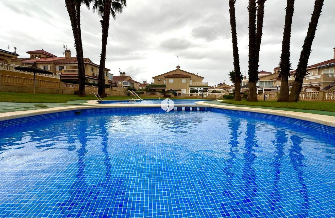 Resale - Bungalow -
Orihuela Costa - Playa Flamenca Norte