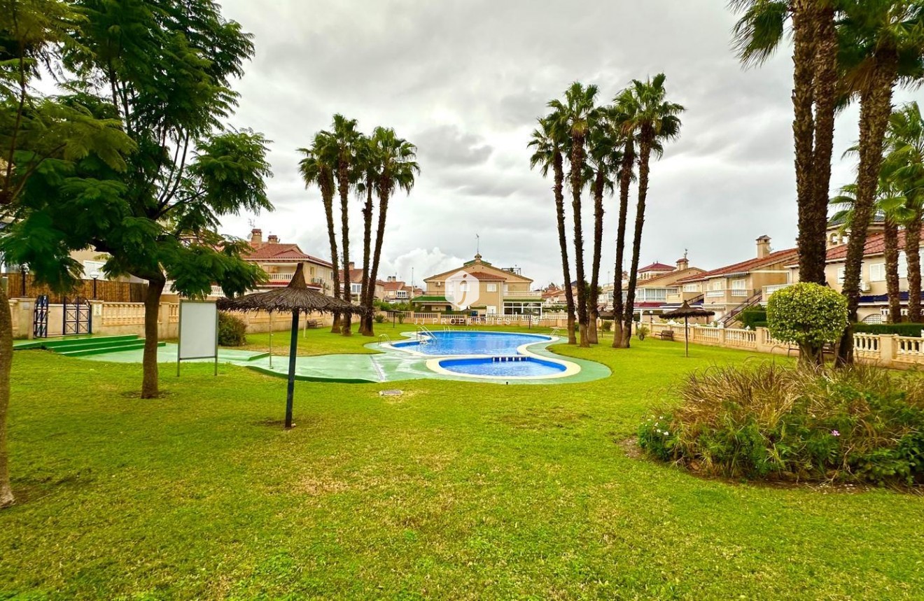 Resale - Bungalow -
Orihuela Costa - Playa Flamenca Norte