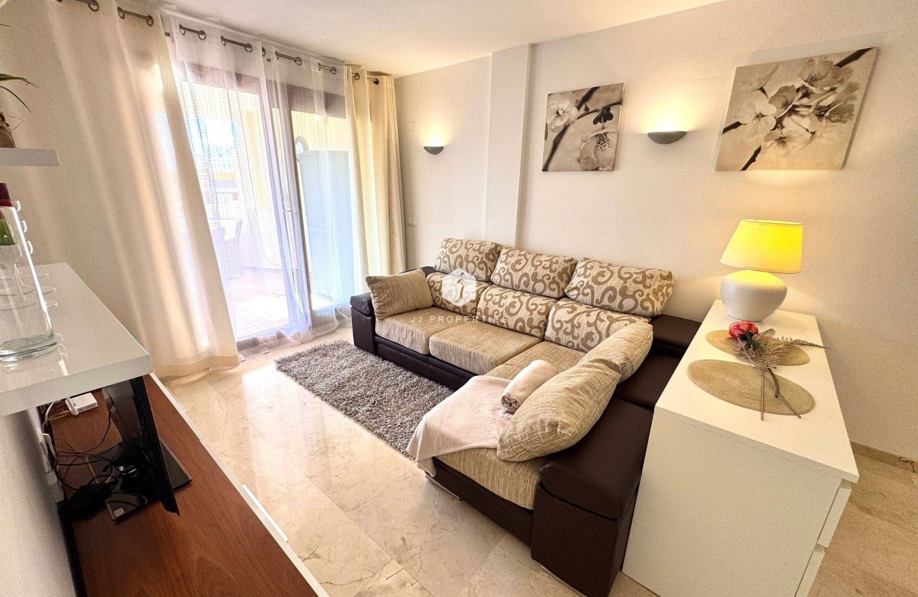 Resale - Apartment / flat -
Torrevieja - Punta prima