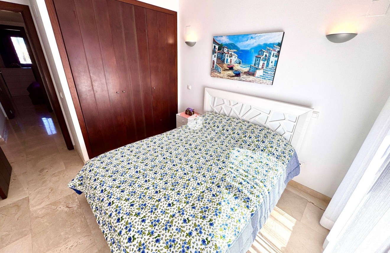 Resale - Apartment / flat -
Torrevieja - Punta prima