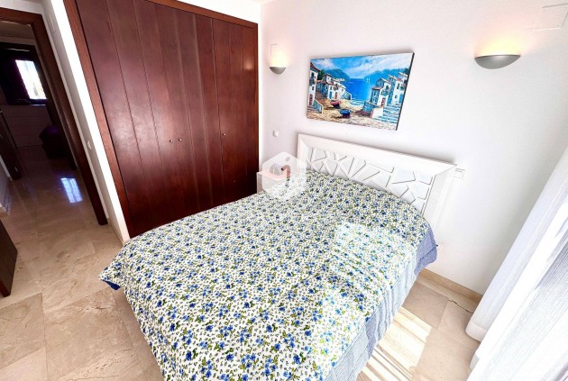 Resale - Apartment / flat -
Torrevieja - Punta prima