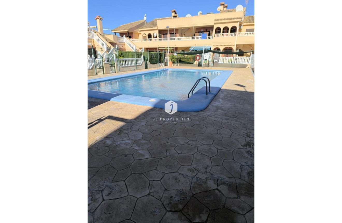 Resale - Chalet -
Torrevieja - Torretas