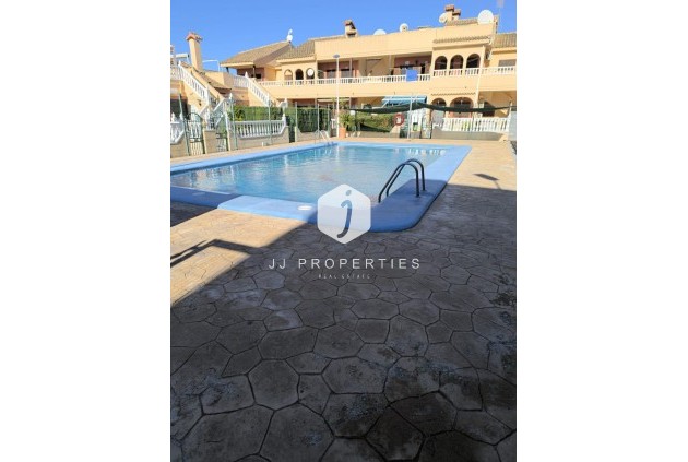 Resale - Chalet -
Torrevieja - Torretas