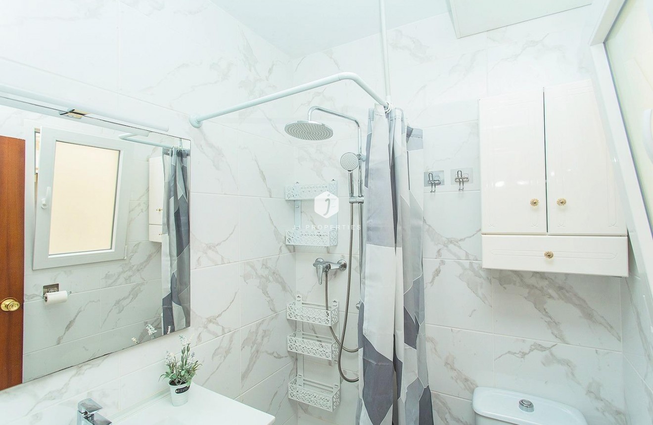 D'occasion - Appartement -
Torrevieja - Playa del Cura