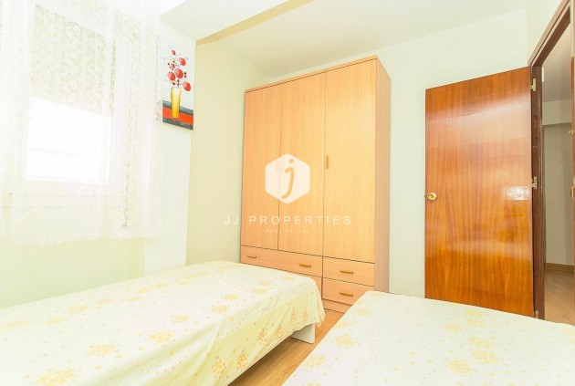 D'occasion - Appartement -
Torrevieja - Playa del Cura