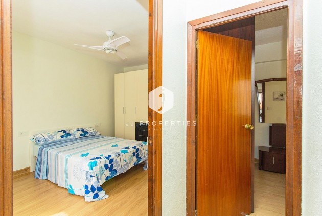 D'occasion - Appartement -
Torrevieja - Playa del Cura