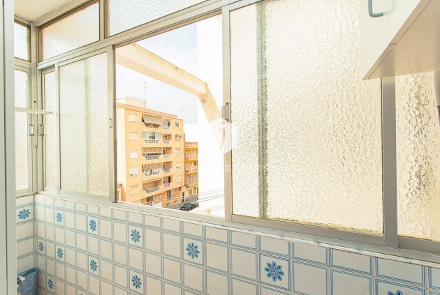 D'occasion - Appartement -
Torrevieja - Playa del Cura