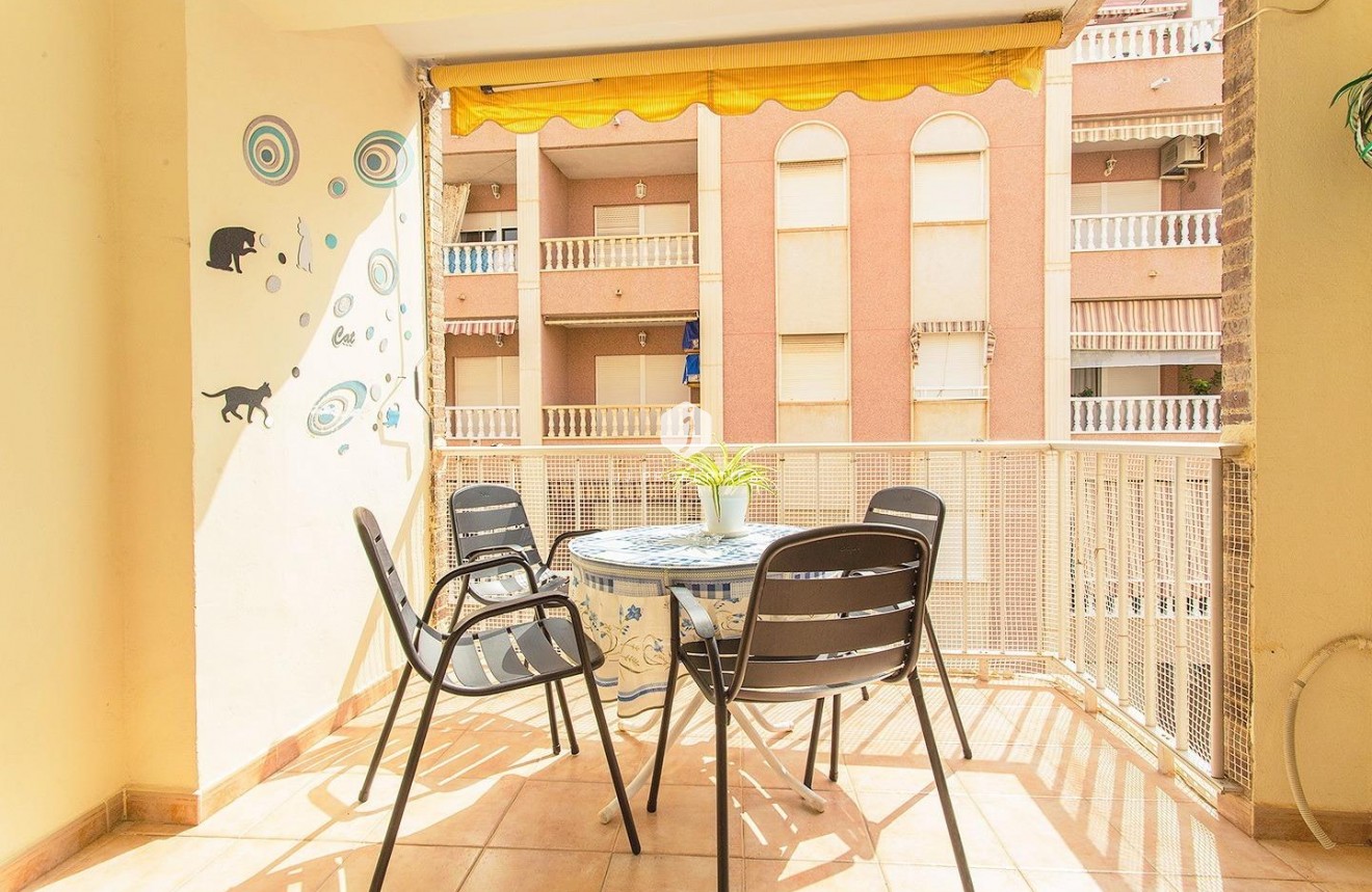 D'occasion - Appartement -
Torrevieja - Playa del Cura