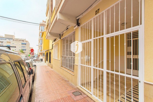 D'occasion - Appartement -
Torrevieja - Playa del Cura