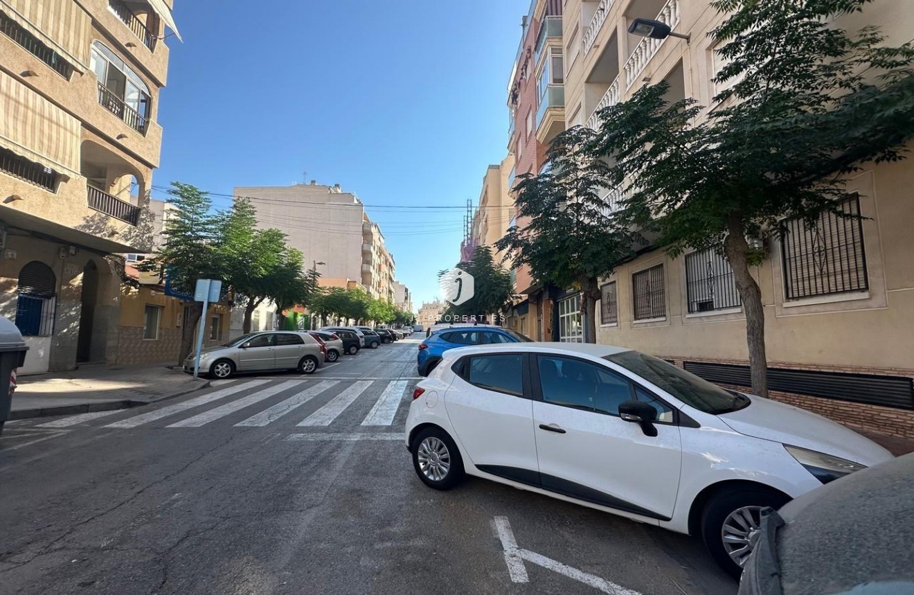 Resale - Apartment / flat -
Torrevieja