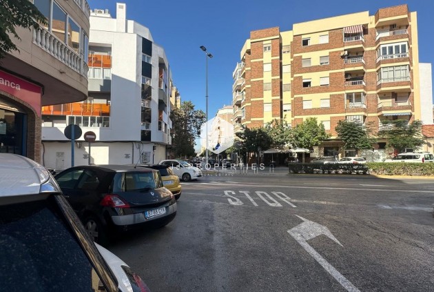 Resale - Apartment / flat -
Torrevieja