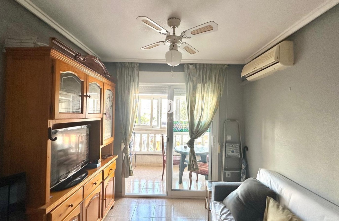 Resale - Apartment / flat -
Torrevieja