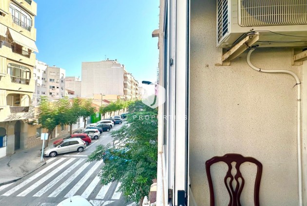 Resale - Apartment / flat -
Torrevieja