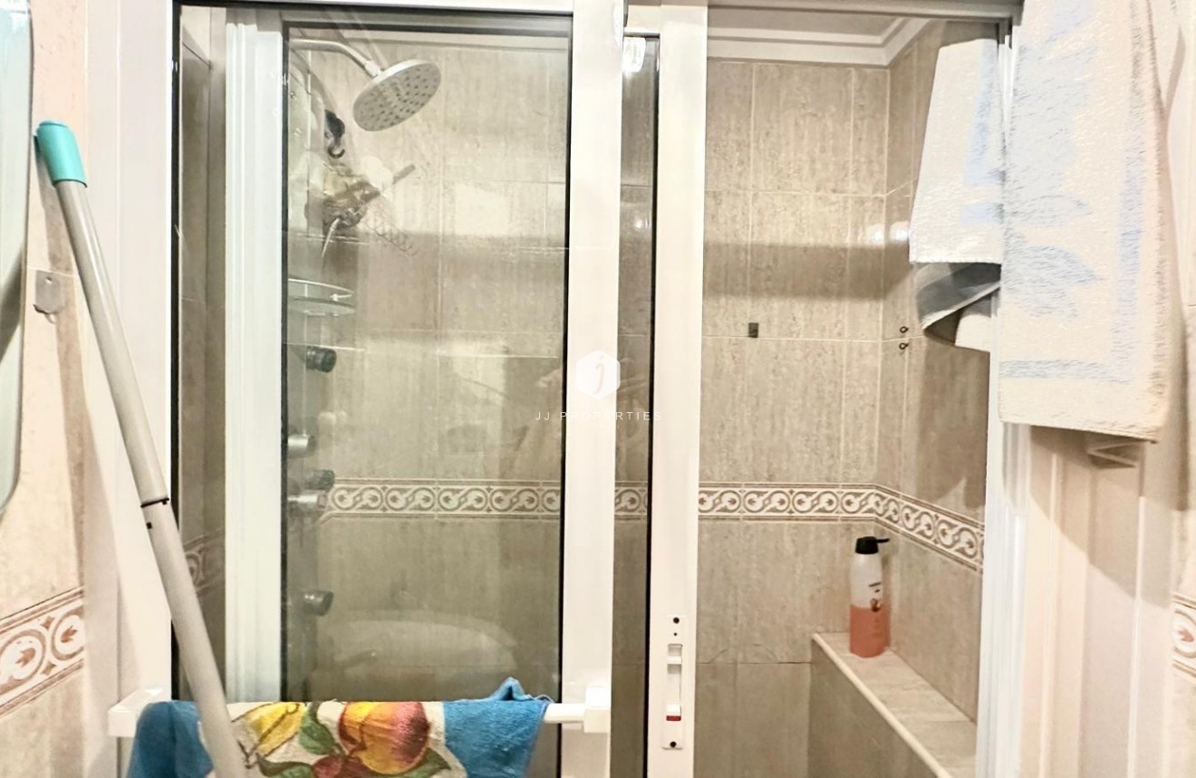 Resale - Apartment / flat -
Torrevieja