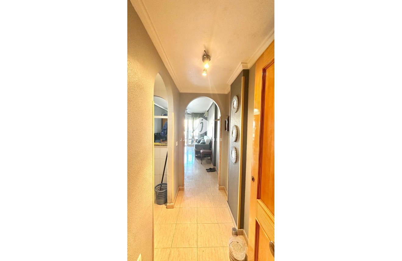 Resale - Apartment / flat -
Torrevieja