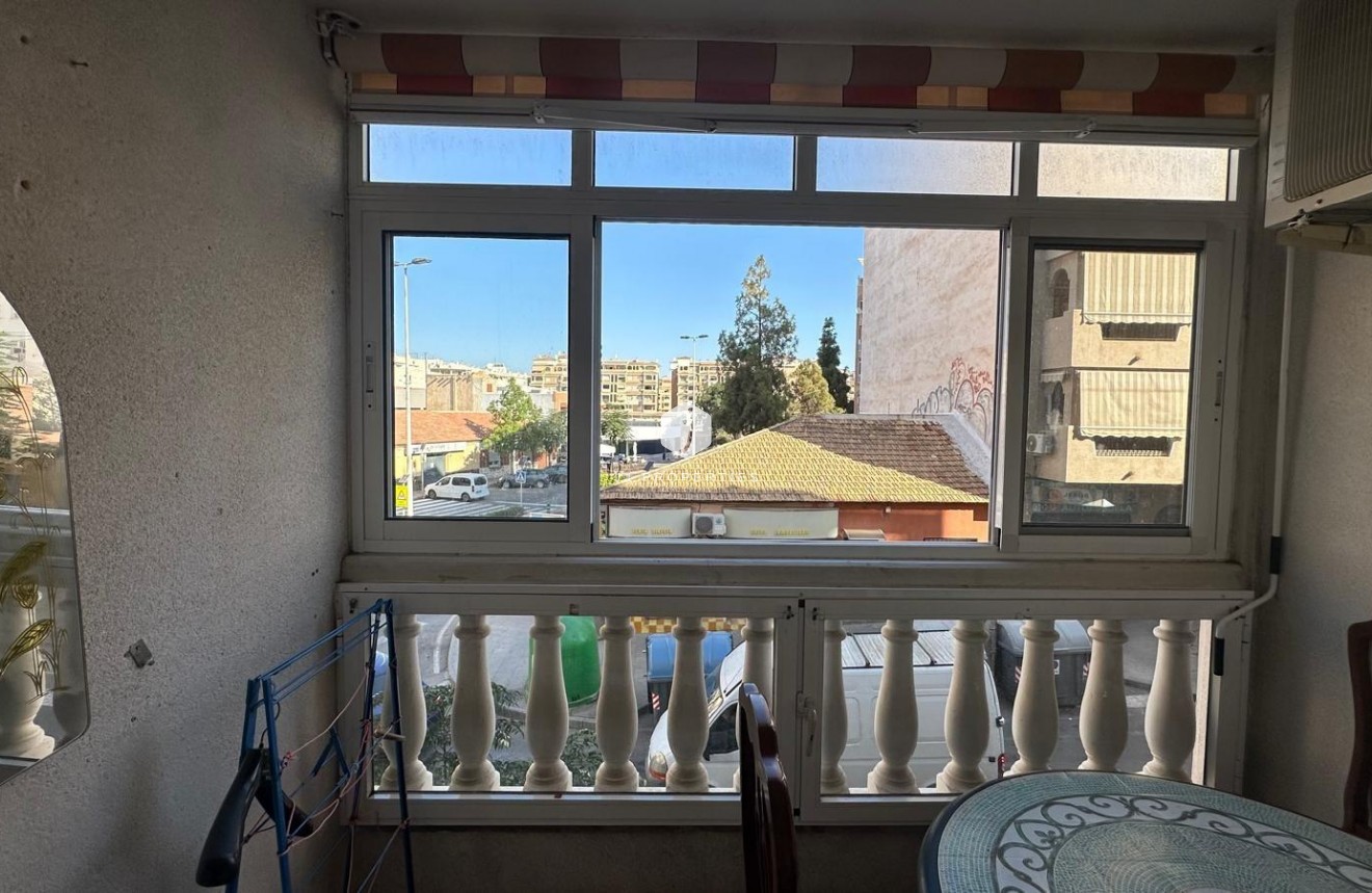 Resale - Apartment / flat -
Torrevieja