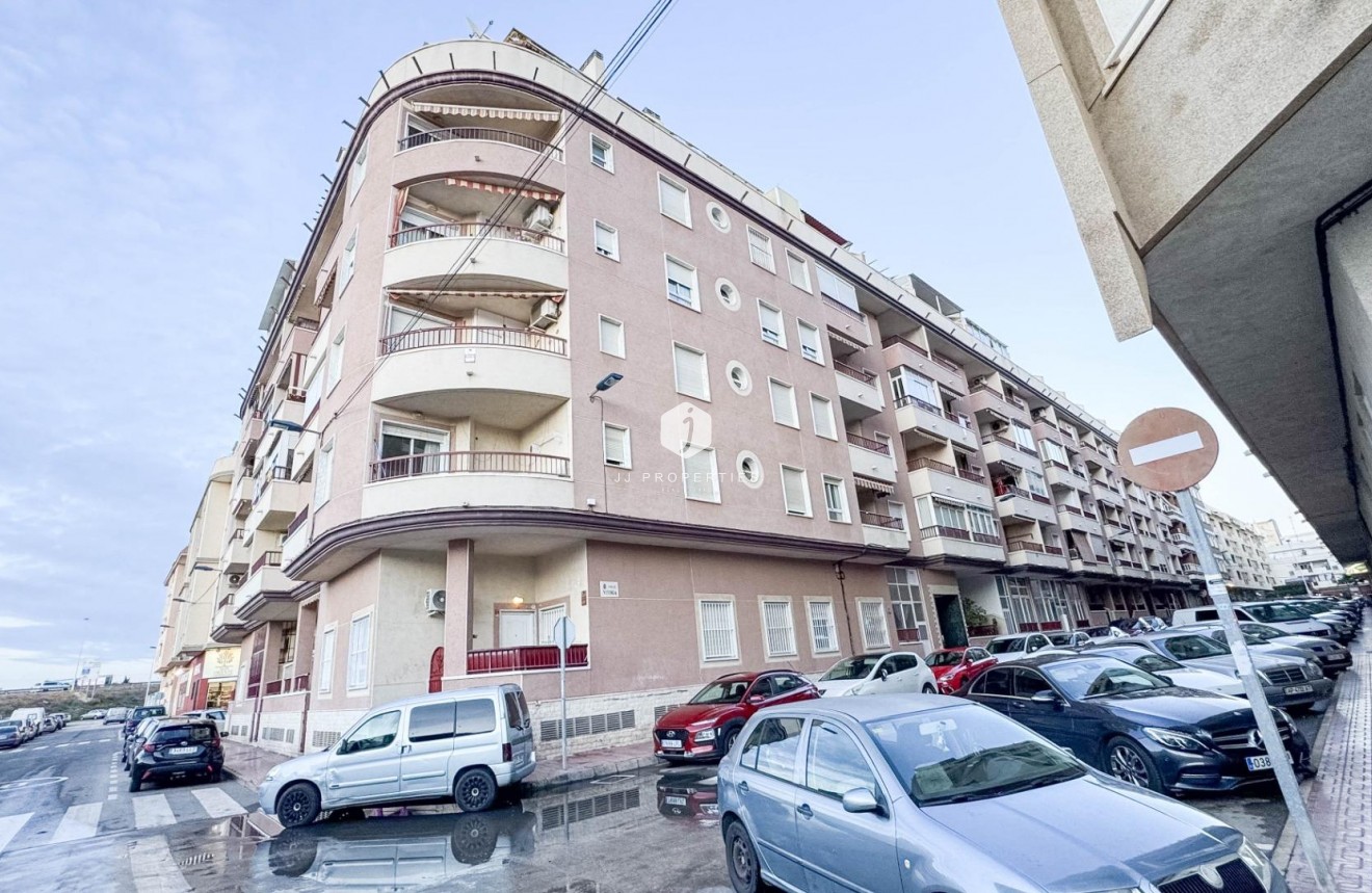 Resale - Apartment / flat -
Torrevieja - PARQUE DE LAS NACIONES