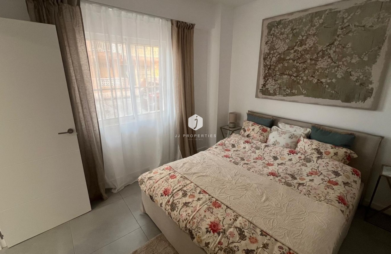 Resale - Apartment / flat -
Torrevieja - Zona Los Frutales