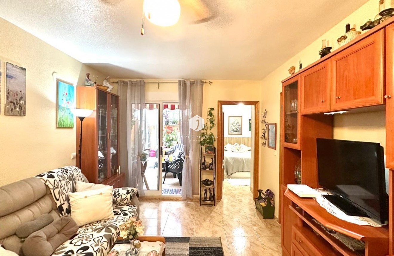 Resale - Apartment / flat -
Torrevieja - Centro